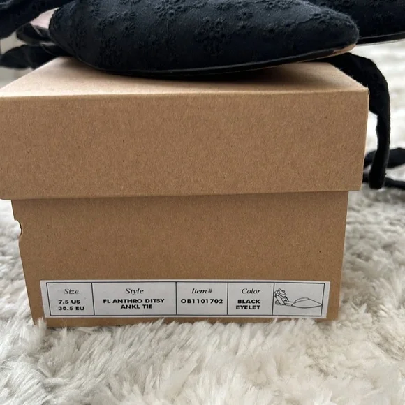 Anthropologie eyelet flats - Picture 4 of 5